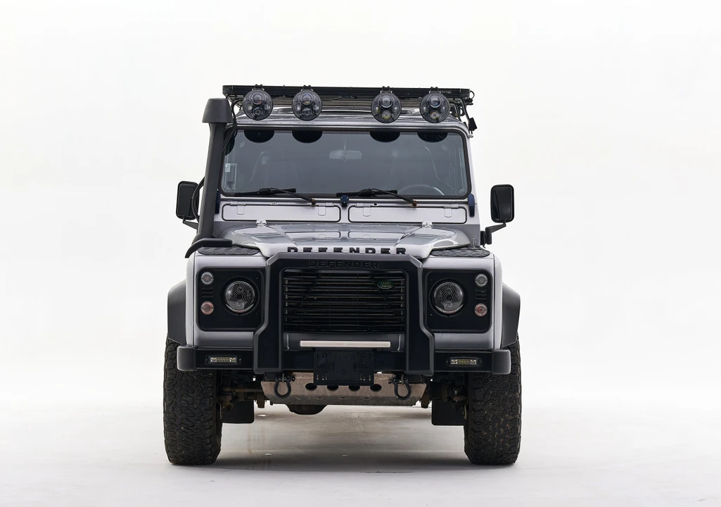 2004 Land Rover Defender 110 - Image 2 of 31