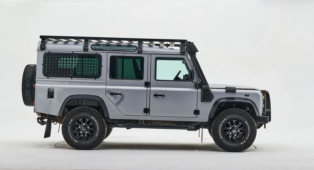 2004 Land Rover Defender 110 - Image 4 of 31