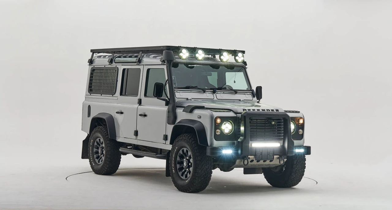 2004 Land Rover Defender 110 - Image 3 of 31