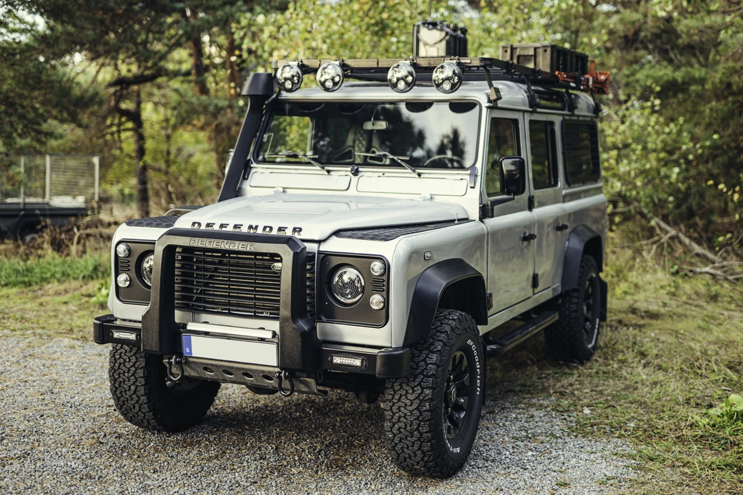 2004 Land Rover Defender 110 - Image 3 of 31