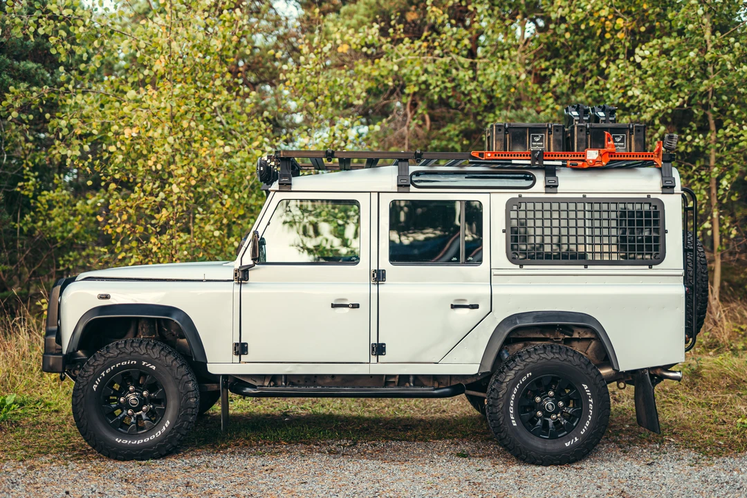2004 Land Rover Defender 110 - Image 4 of 31