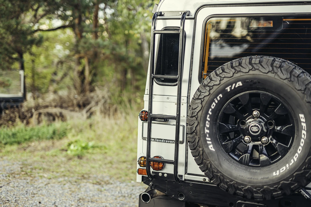 2004 Land Rover Defender 110 - Image 22 of 31