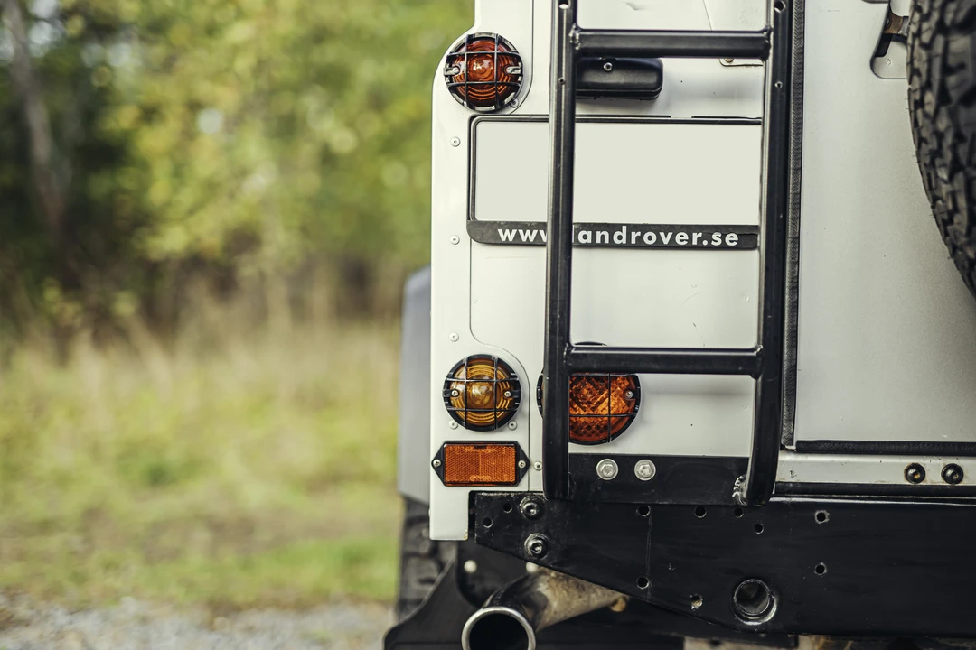 2004 Land Rover Defender 110 - Image 23 of 31