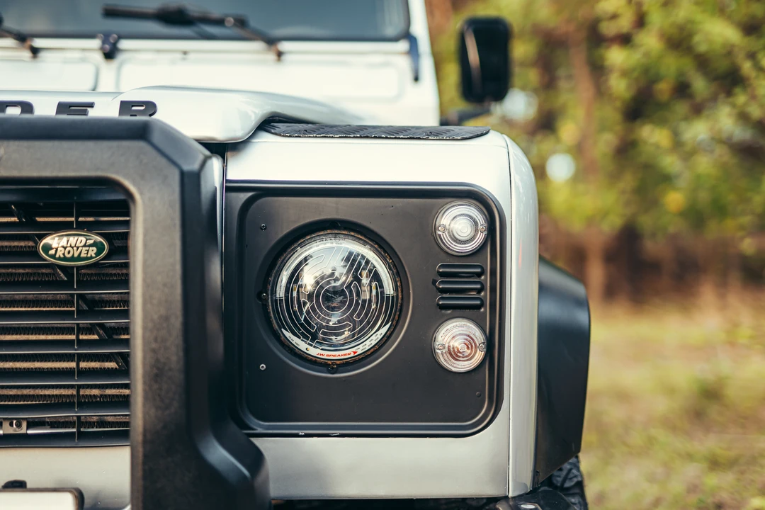 2004 Land Rover Defender 110 - Image 13 of 31