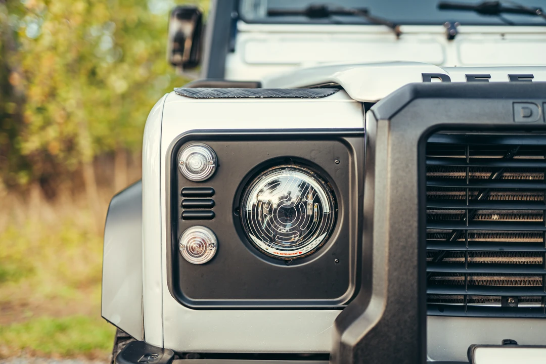2004 Land Rover Defender 110 - Image 14 of 31