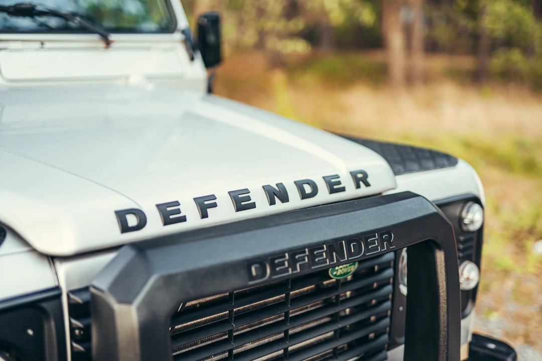 2004 Land Rover Defender 110 - Image 15 of 31
