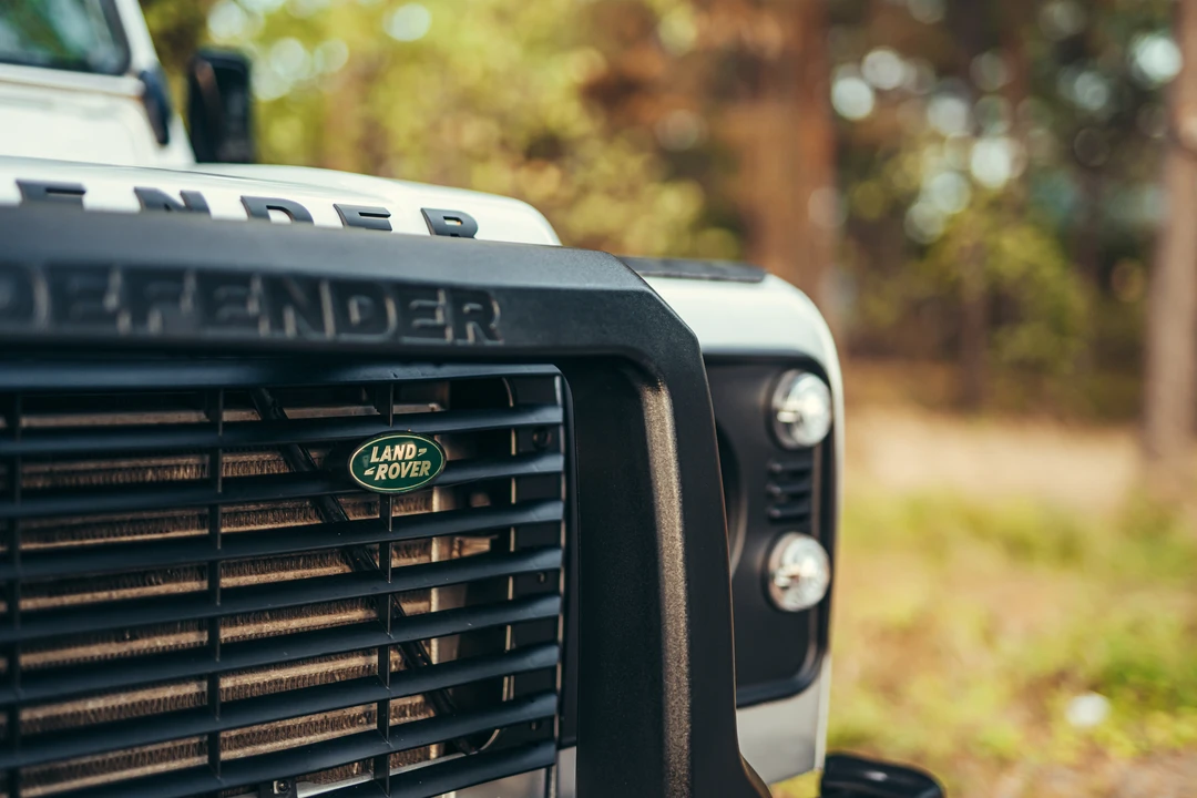 2004 Land Rover Defender 110 - Image 16 of 31