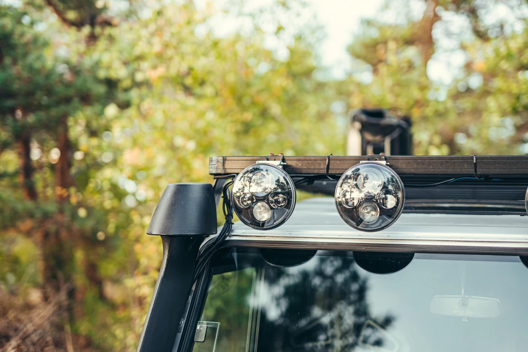 2004 Land Rover Defender 110 - Image 18 of 31