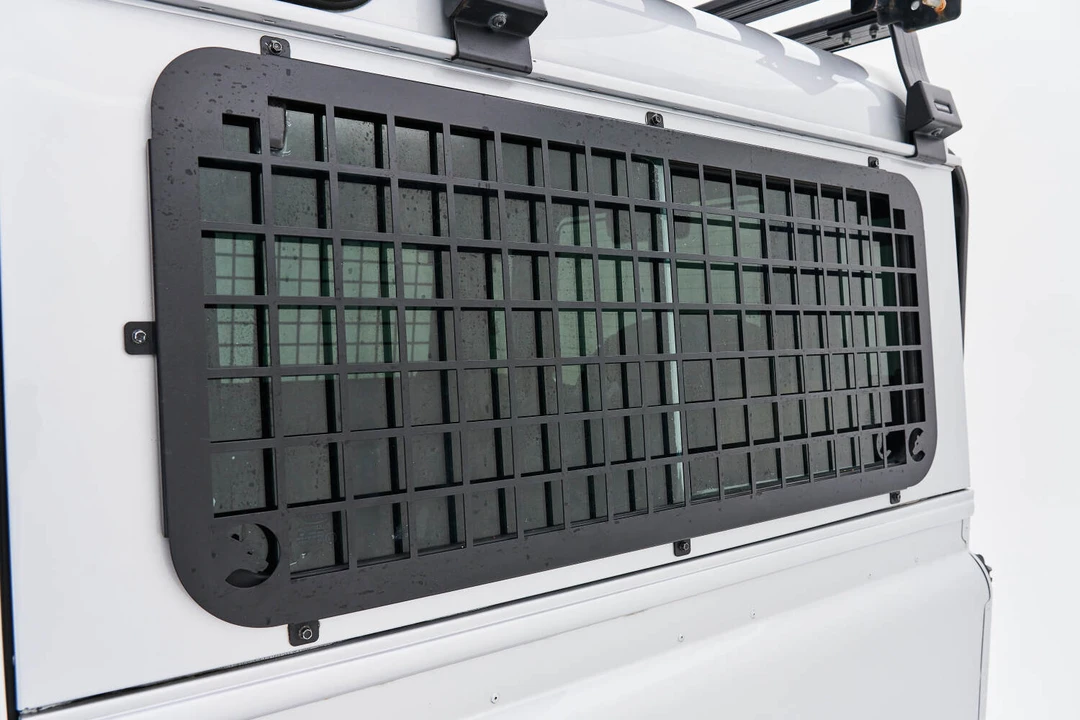 2004 Land Rover Defender 110 - Image 19 of 31