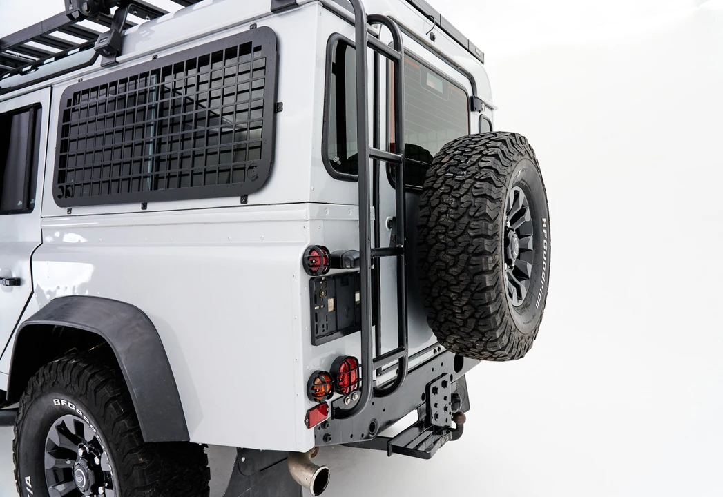 2004 Land Rover Defender 110 - Image 20 of 31