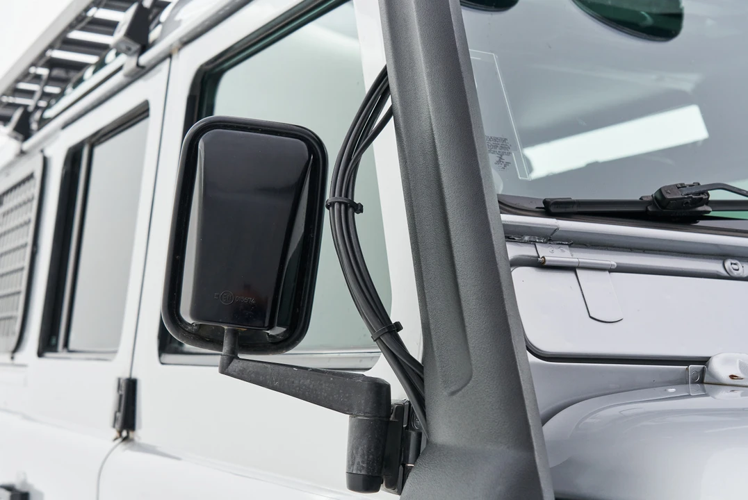 2004 Land Rover Defender 110 - Image 27 of 31