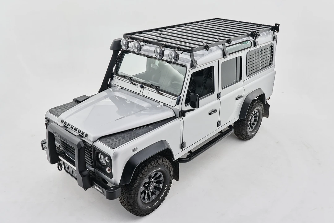 2004 Land Rover Defender 110 - Image 15 of 31