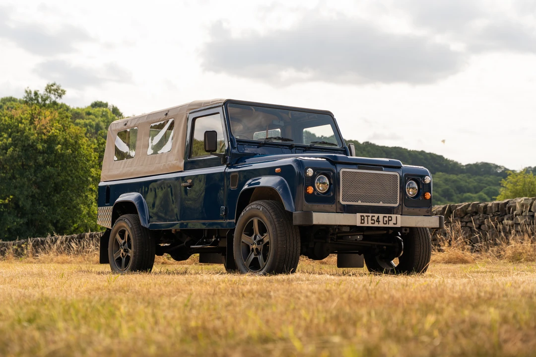 2004 Land Rover Defender 110 - Image 25 of 31