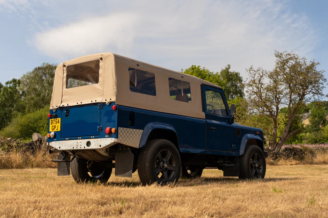 2004 Land Rover Defender 110 - Image 23 of 31