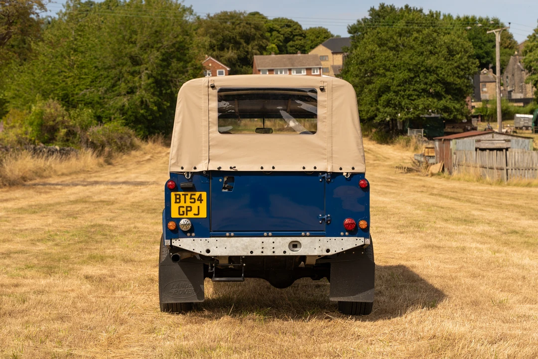 2004 Land Rover Defender 110 - Image 14 of 31