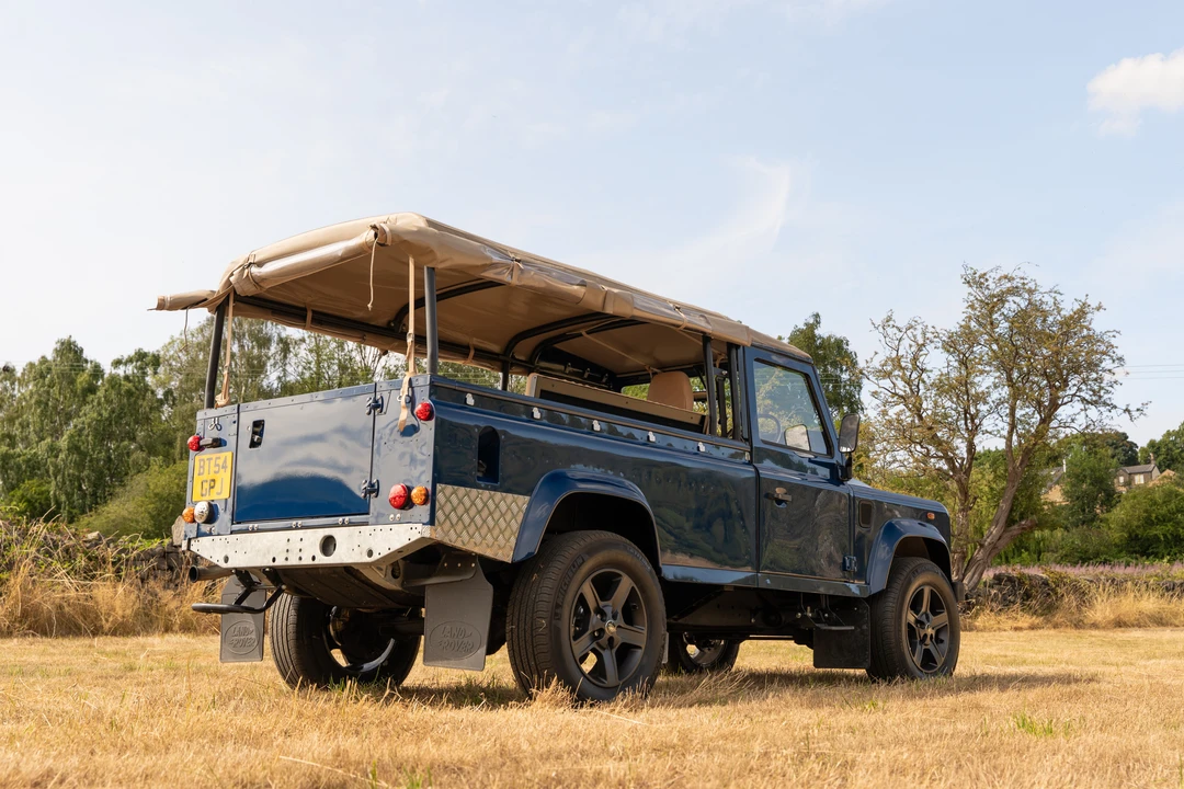 2004 Land Rover Defender 110 - Image 7 of 31