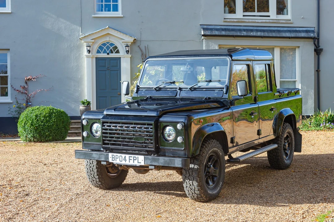 2004 Land Rover Defender 110 - Image 20 of 30