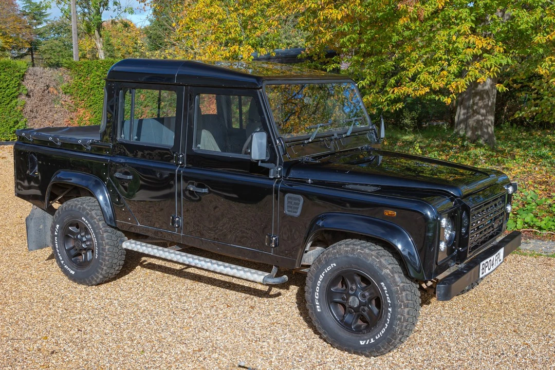 2004 Land Rover Defender 110 - Image 16 of 30