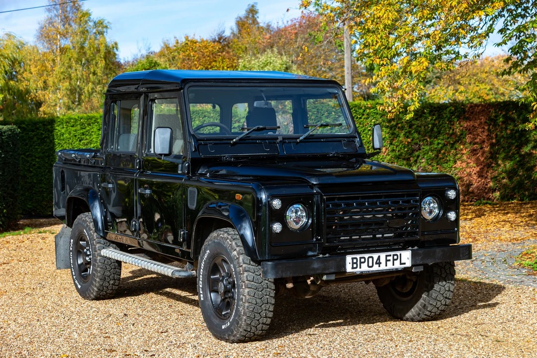 2004 Land Rover Defender 110 - Image 6 of 30