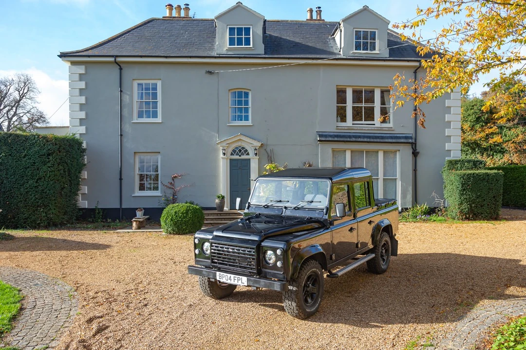2004 Land Rover Defender 110 - Image 23 of 30