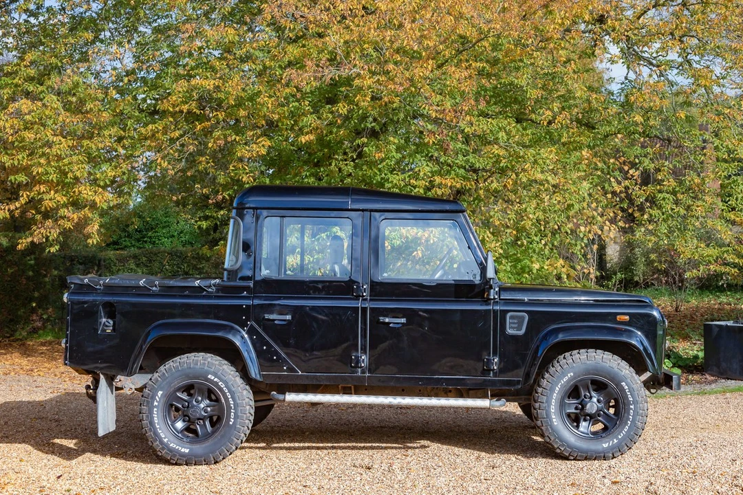 2004 Land Rover Defender 110 - Image 3 of 30
