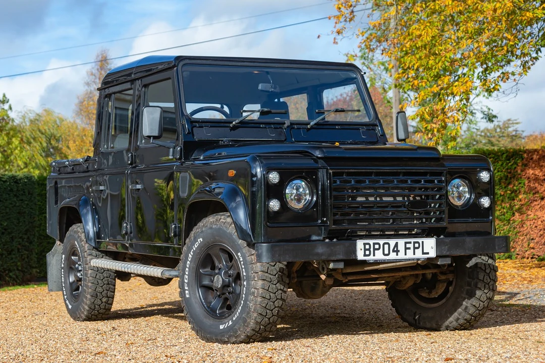 2004 Land Rover Defender 110 - Image 25 of 30