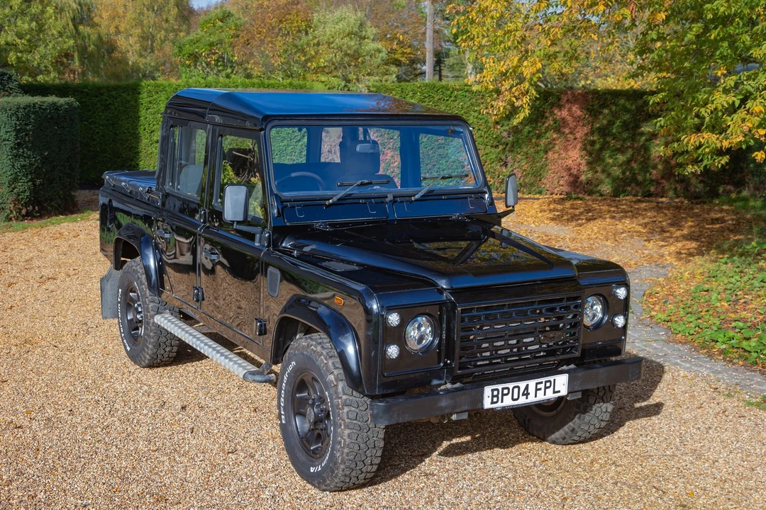 2004 Land Rover Defender 110 - Image 17 of 30