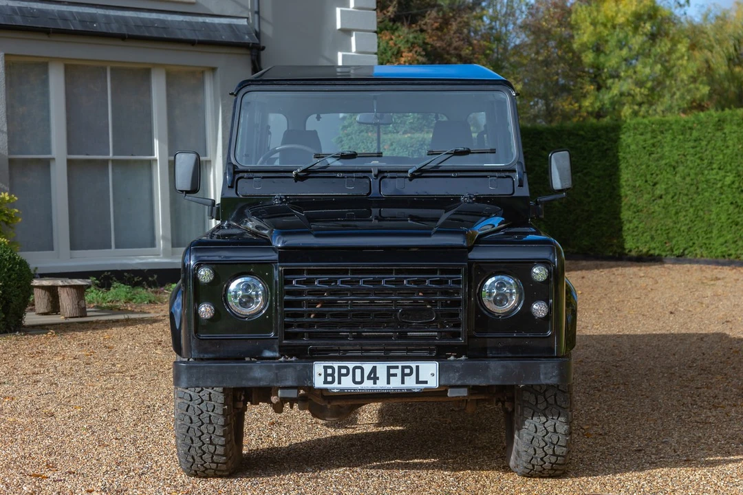 2004 Land Rover Defender 110 - Image 7 of 30