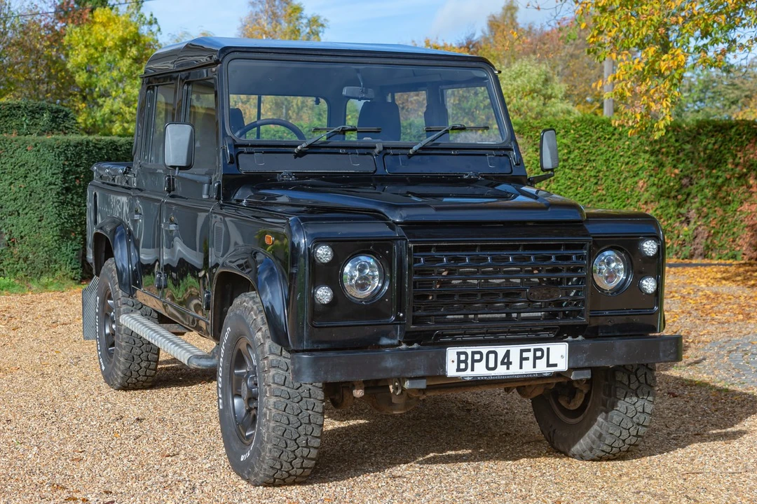 2004 Land Rover Defender 110 - Image 10 of 30