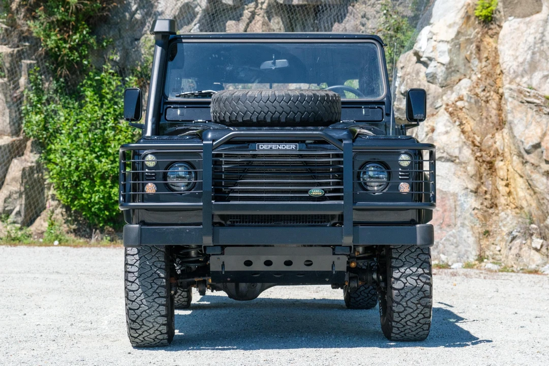2004 Land Rover Defender 130 - Image 2 of 31