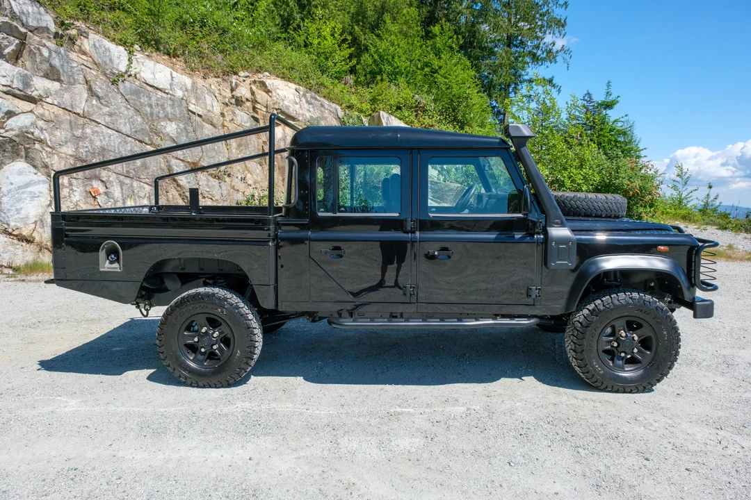 2004 Land Rover Defender 130 - Image 16 of 31