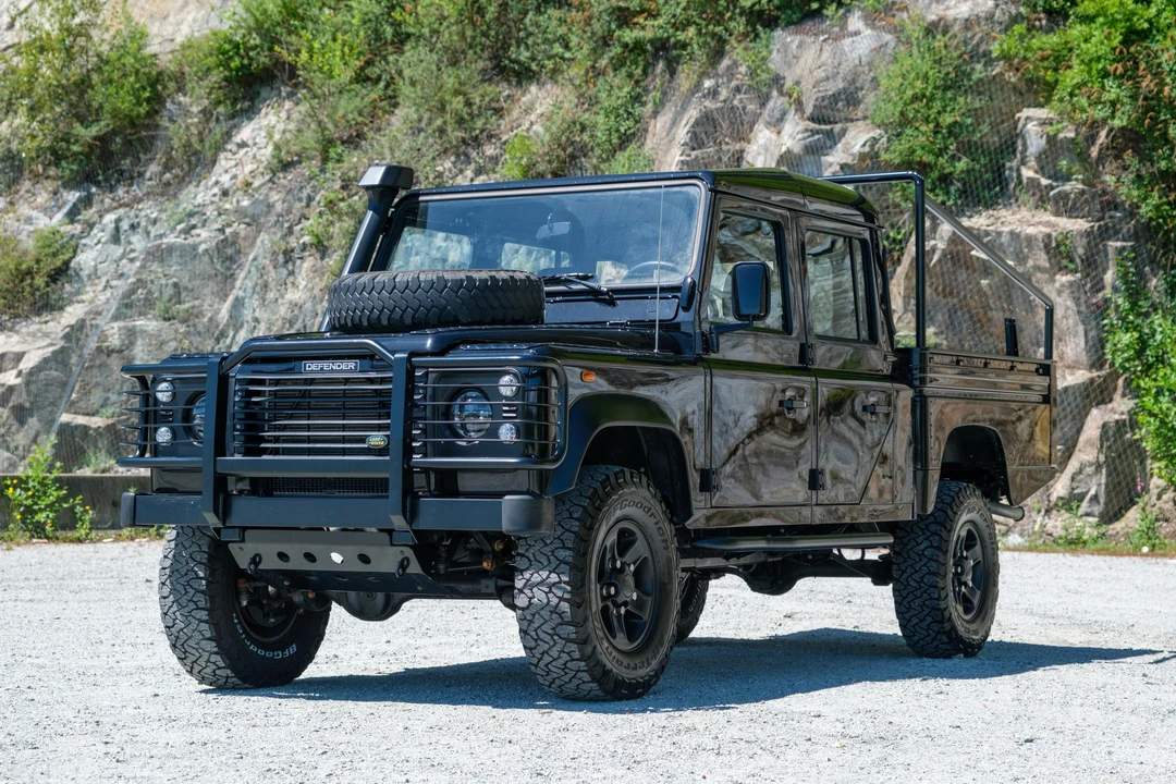 2004 Land Rover Defender 130 - Image 7 of 31