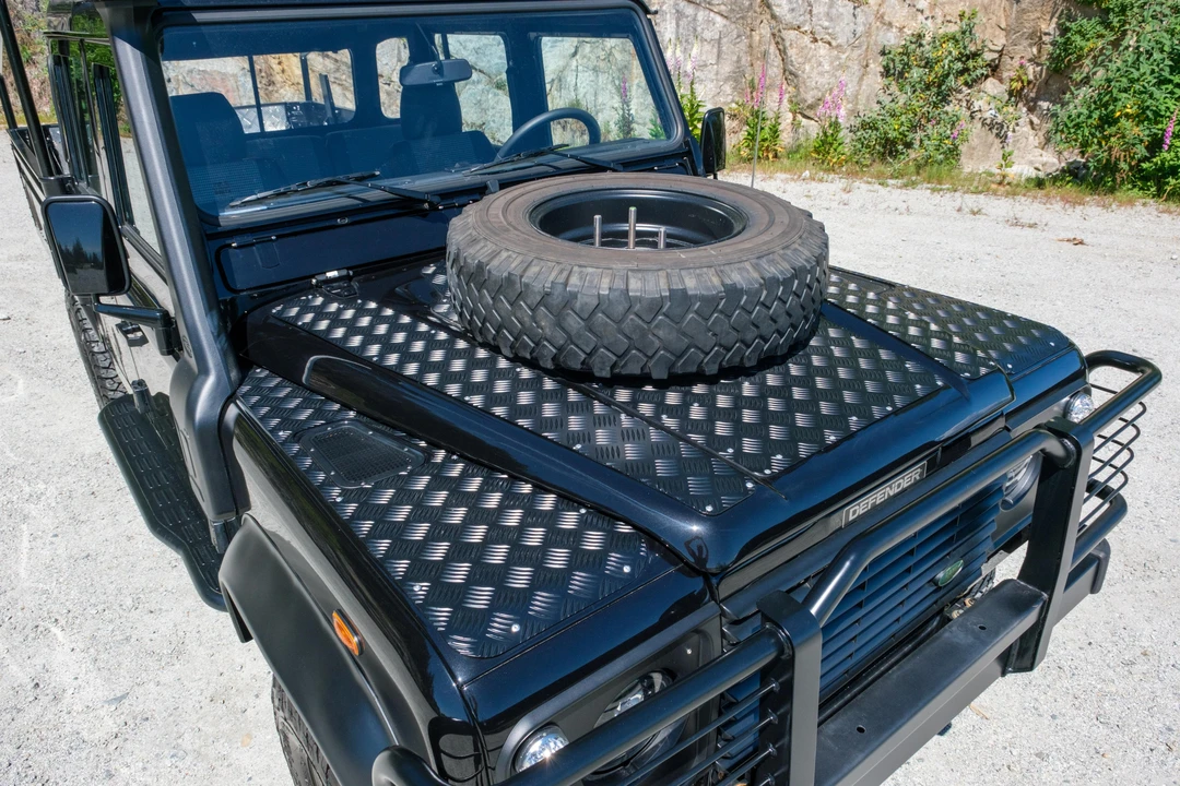 2004 Land Rover Defender 130 - Image 21 of 31