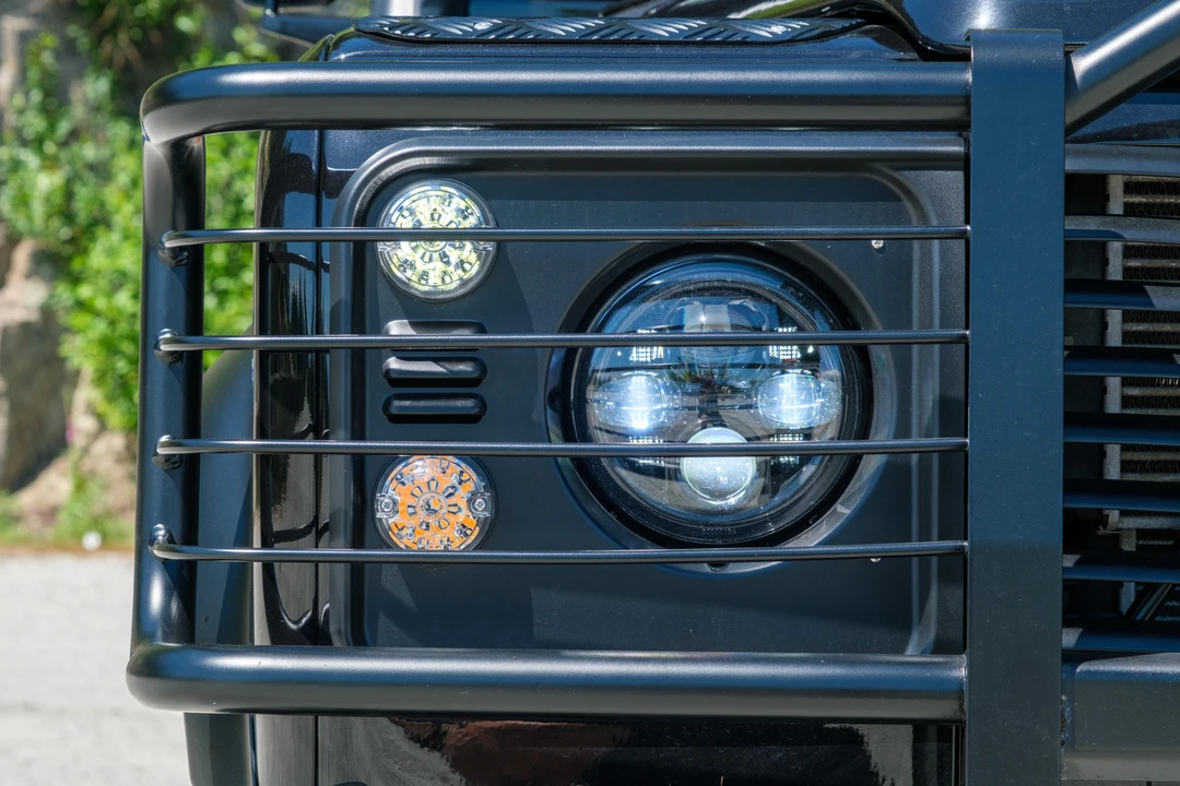 2004 Land Rover Defender 130 - Image 25 of 31