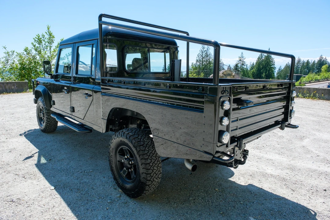2004 Land Rover Defender 130 - Image 11 of 31