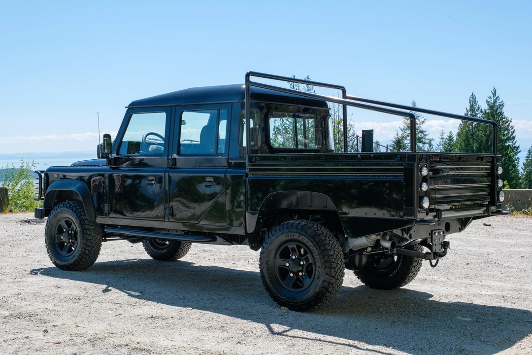 2004 Land Rover Defender 130 - Image 10 of 31
