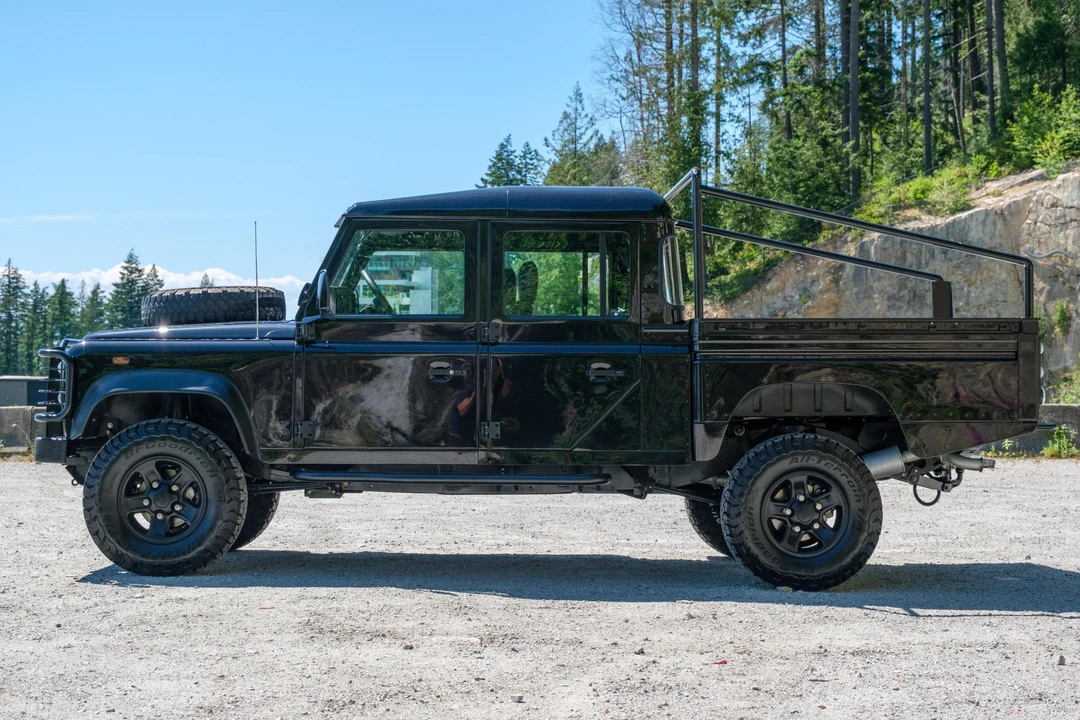 2004 Land Rover Defender 130 - Image 3 of 31