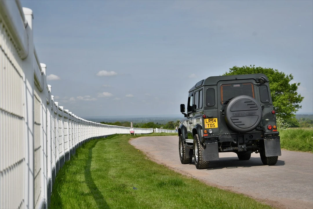 2004 Land Rover Defender 90 - Image 27 of 30