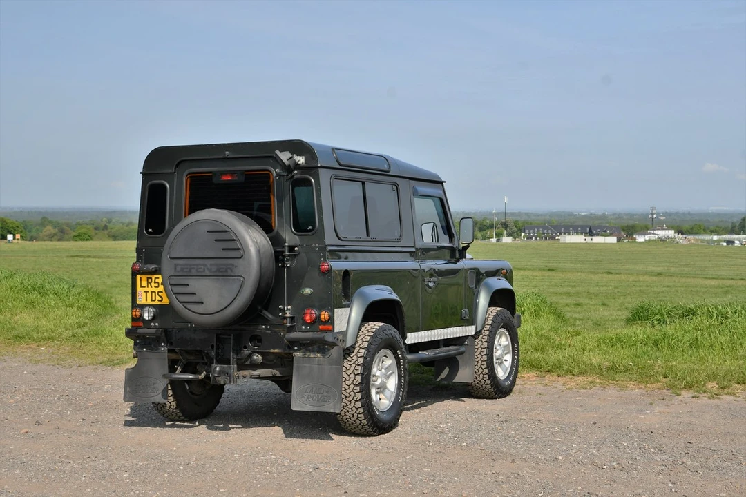 2004 Land Rover Defender 90 - Image 6 of 30