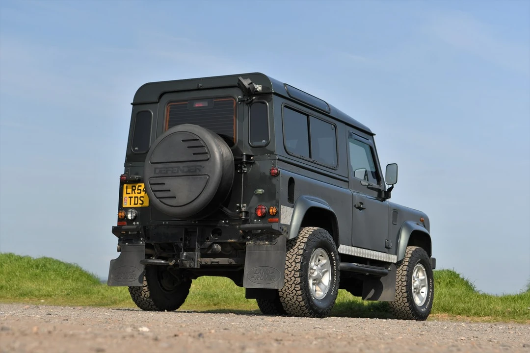 2004 Land Rover Defender 90 - Image 8 of 30