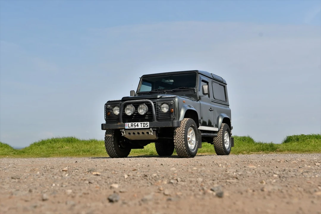 2004 Land Rover Defender 90 - Image 15 of 30