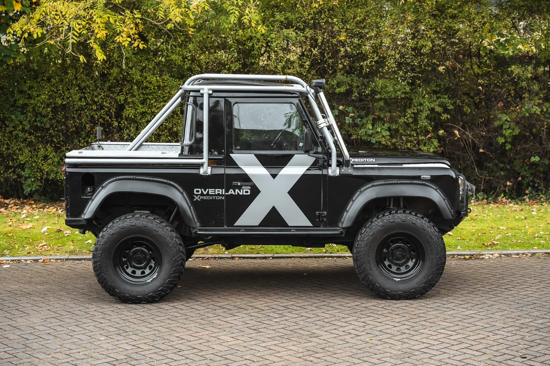 2004 Land Rover Defender 90 - Image 8 of 31