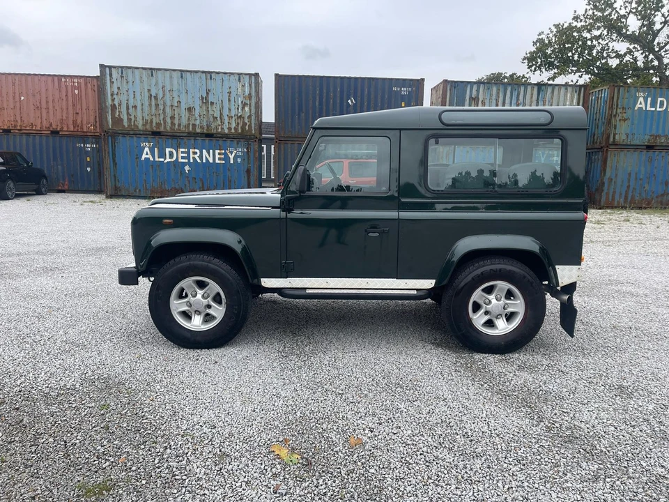 2004 Land Rover Defender 90 - Image 5 of 7