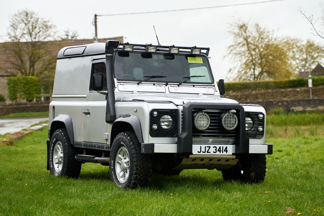2004 Land Rover Defender 90 - Image 13 of 30