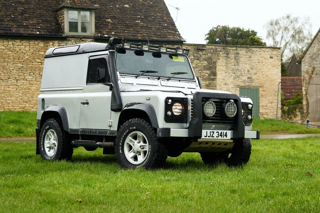 2004 Land Rover Defender 90 - Image 11 of 30
