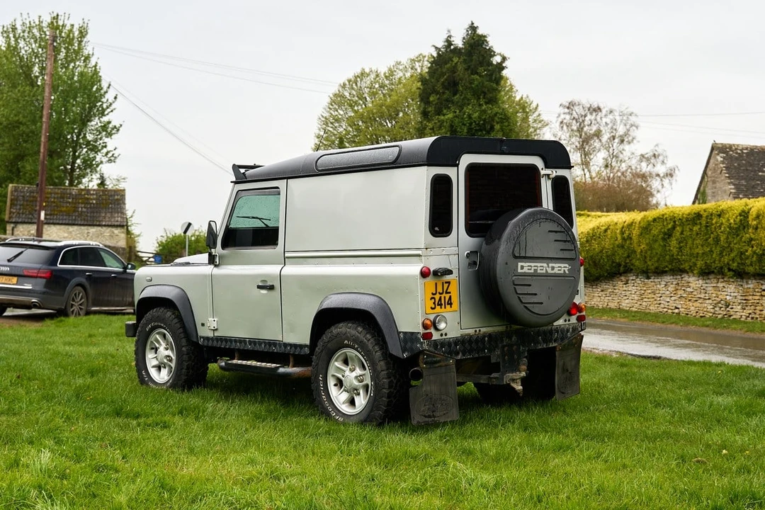 2004 Land Rover Defender 90 - Image 19 of 30