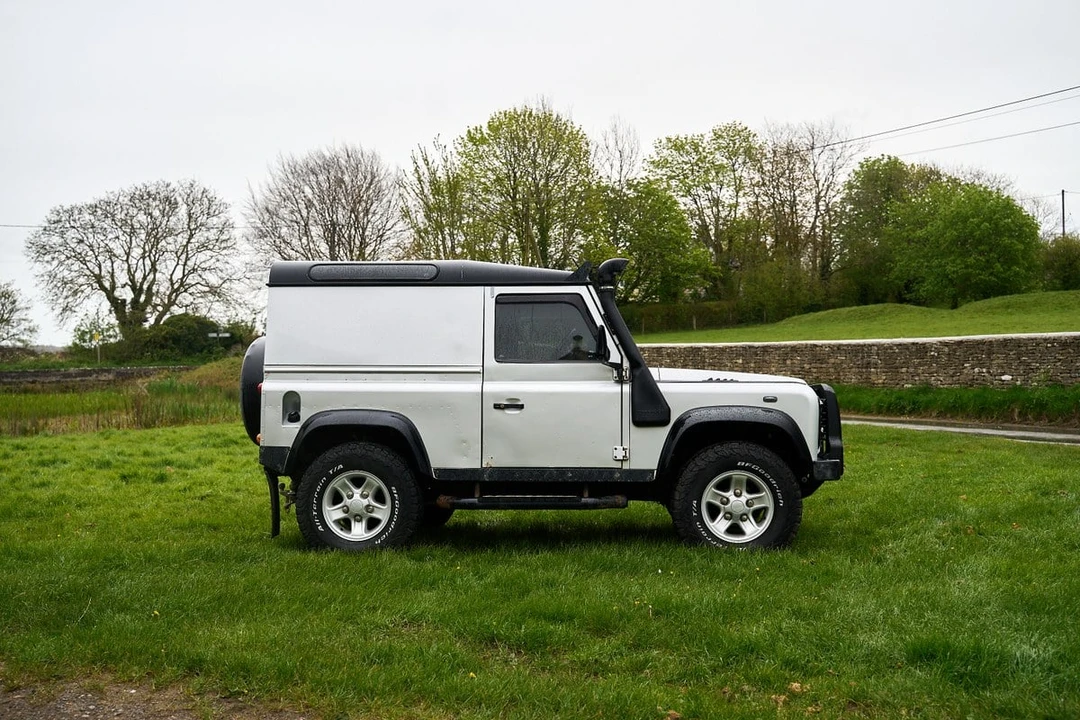 2004 Land Rover Defender 90 - Image 16 of 30