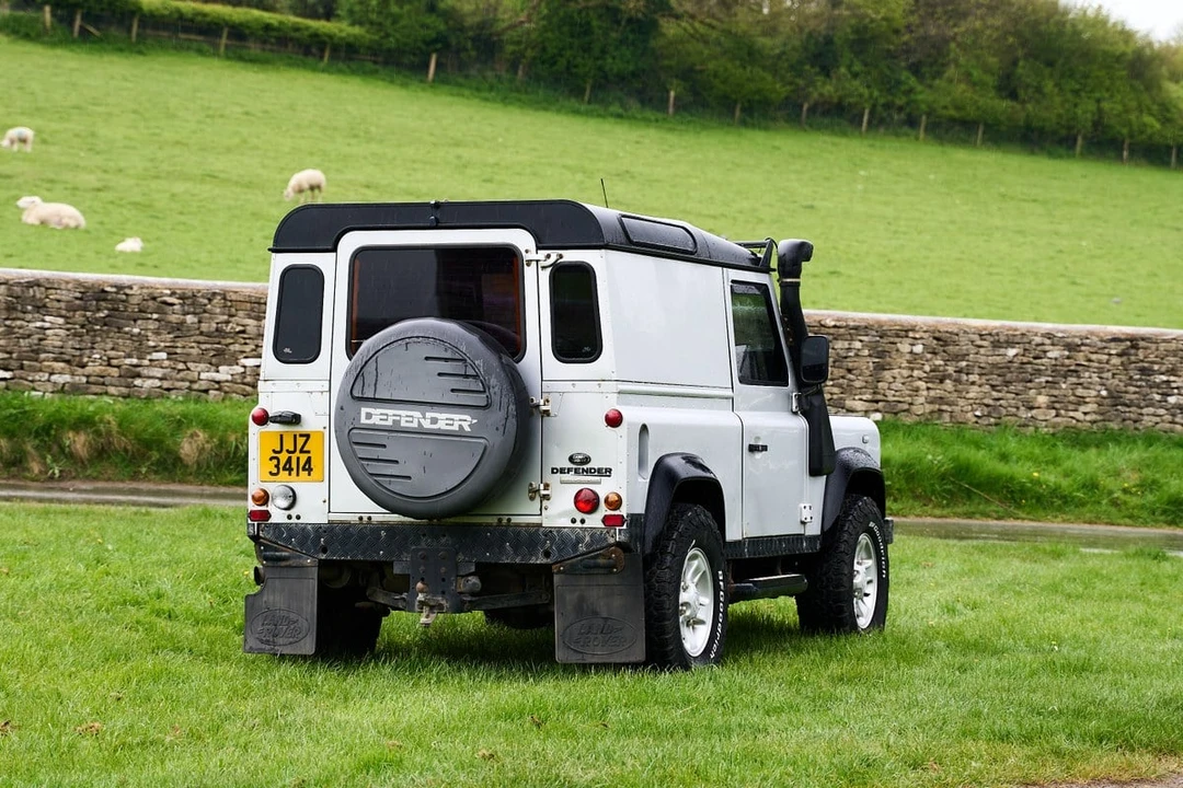 2004 Land Rover Defender 90 - Image 17 of 30