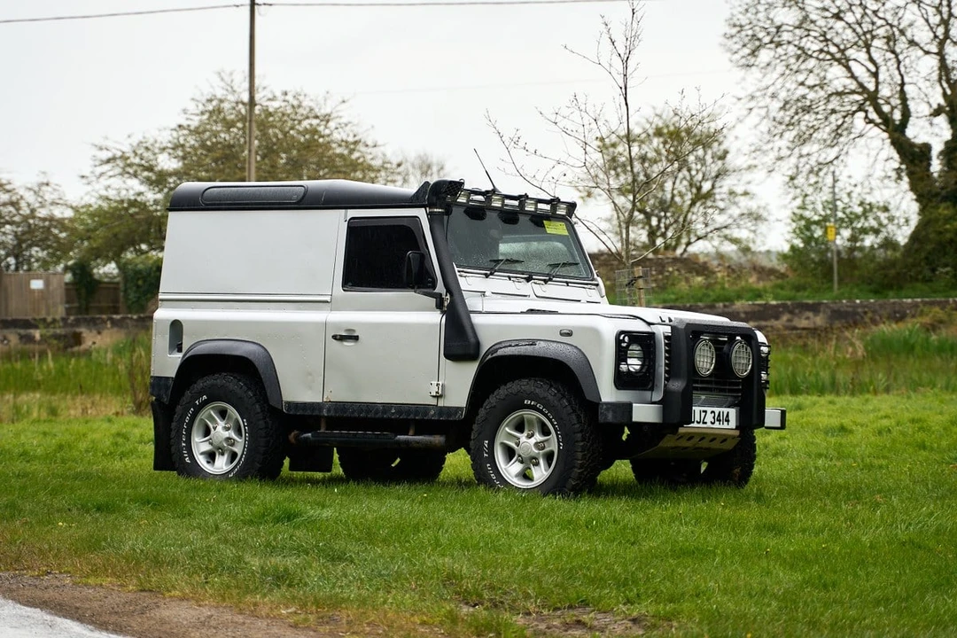 2004 Land Rover Defender 90 - Image 15 of 30