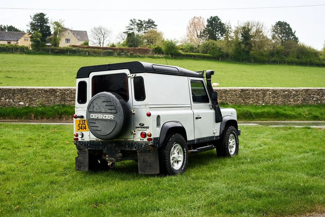 2004 Land Rover Defender 90 - Image 4 of 30